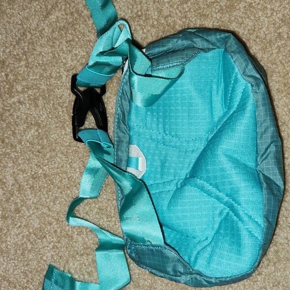 patagonia mini black hole hip pack - Picture 5 of 9